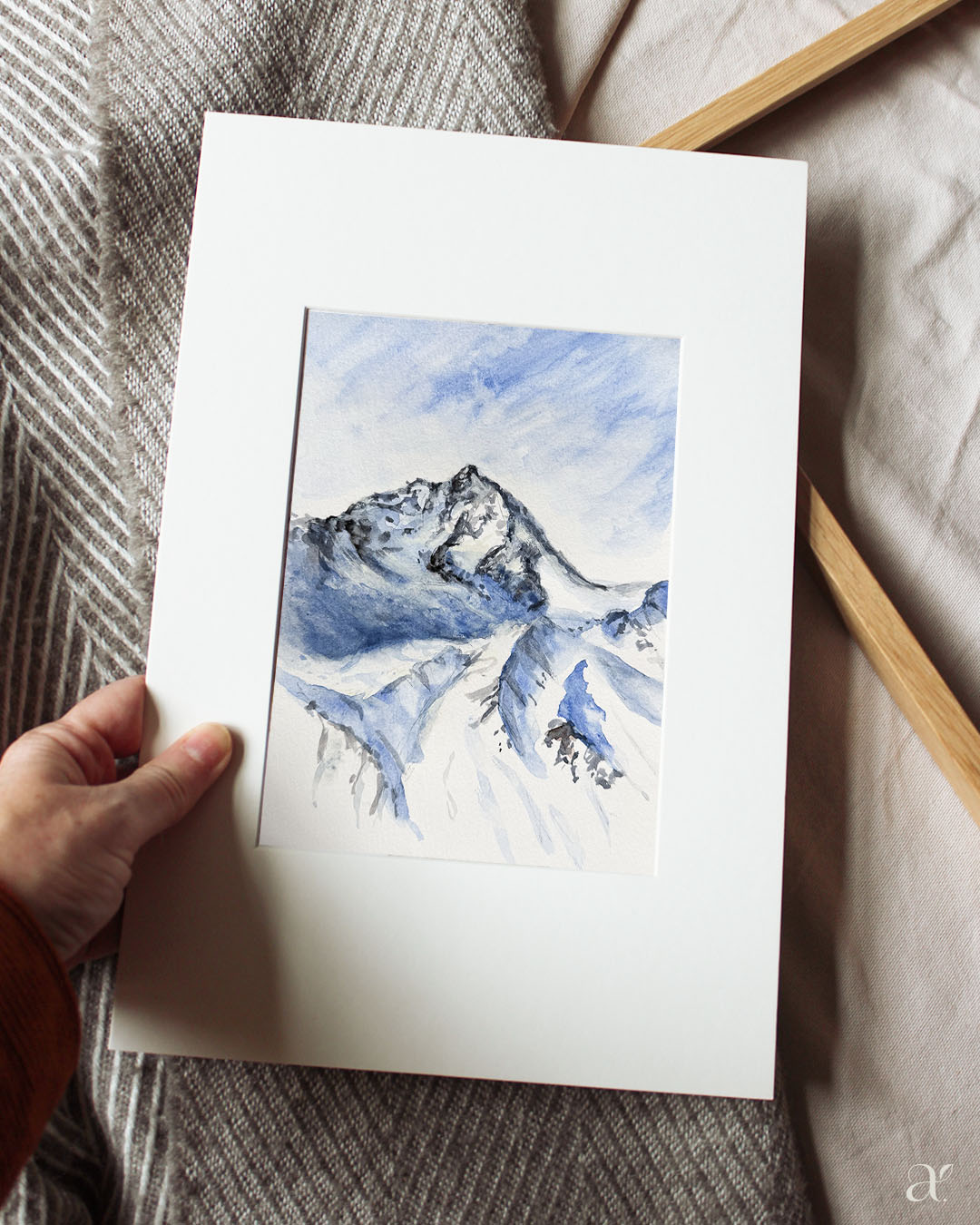 Verschneiter Berggipfel